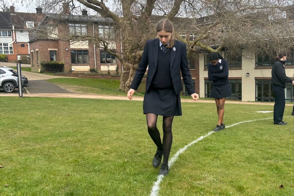 Pupils measuring a circle.